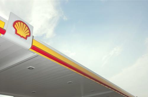 Shell shareholders vote against climate resolution 