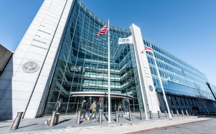 Debate looms over SEC shareholder proposals plan